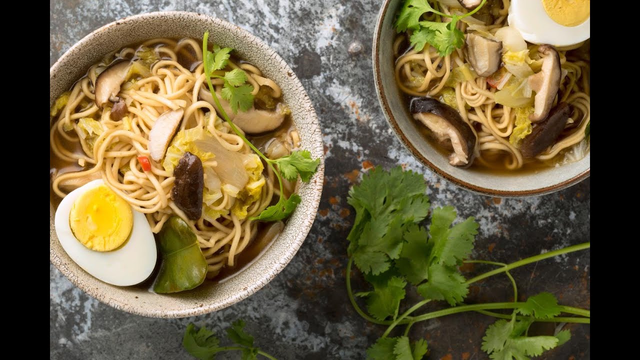 Soupe de nouilles aux cacahuètes