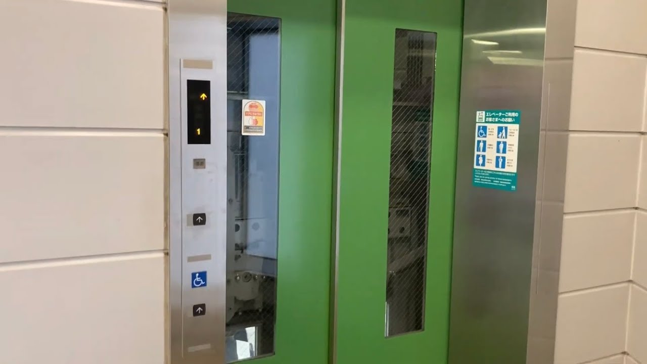 (2つの隠し階)高幡不動駅1番線のエレベーター