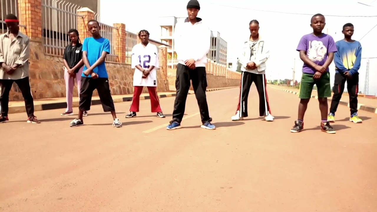 fight COVID-19 with TEAM African mirror  Afro house dance #staysafe 🔥🚫