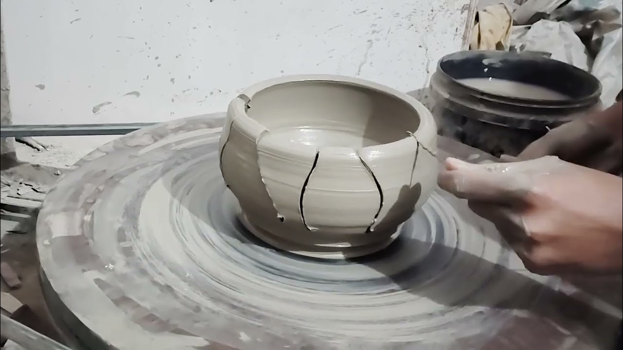 Clay crown clay art clay products handicraft ceramic pottery colour pottery incredible things 