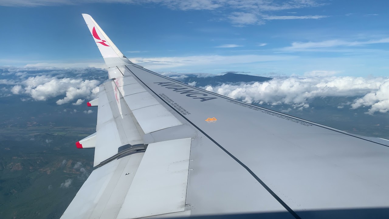 AIRBUS A320 LANDING at CÚCUTA Airport