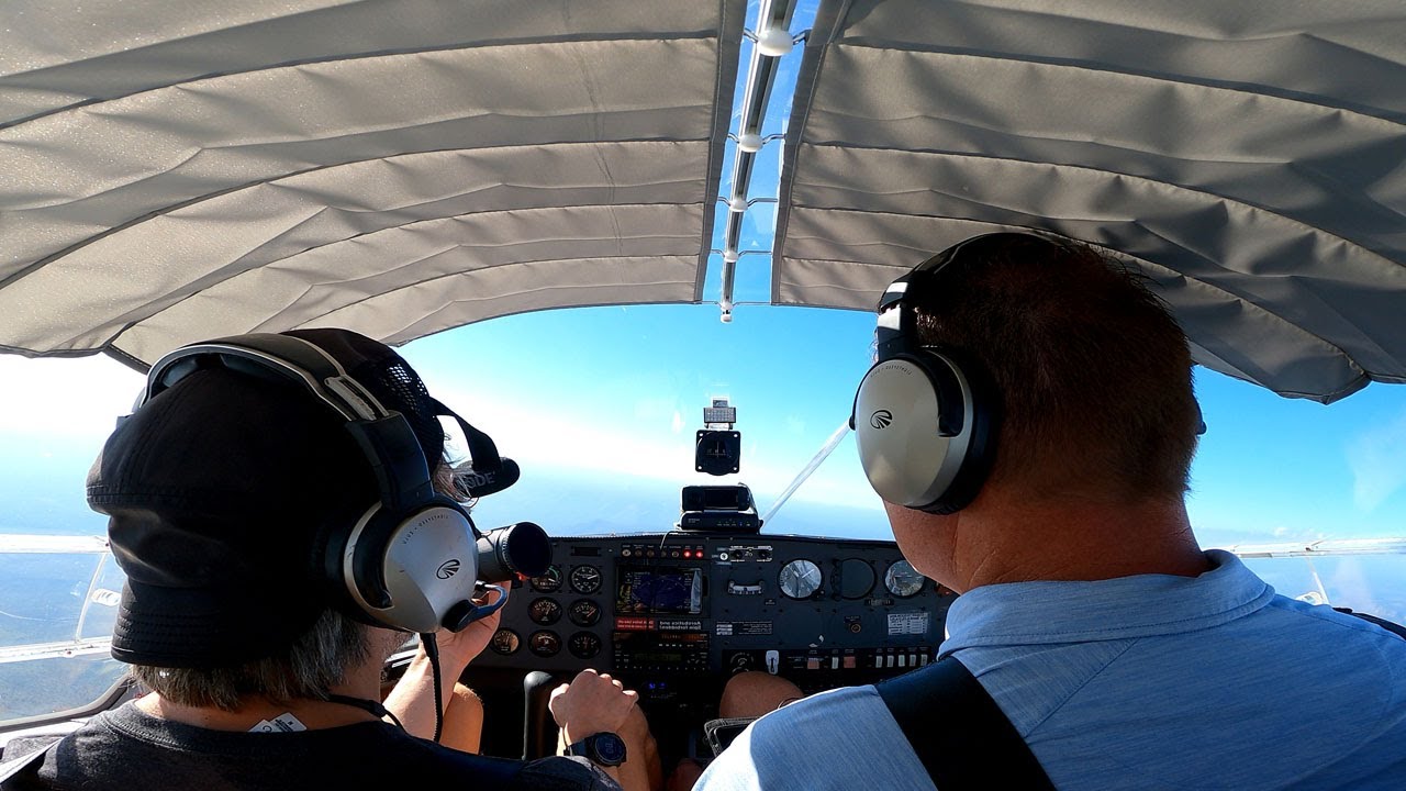 He Turned Oﬀ His Airplane Engine, Then This Happened!