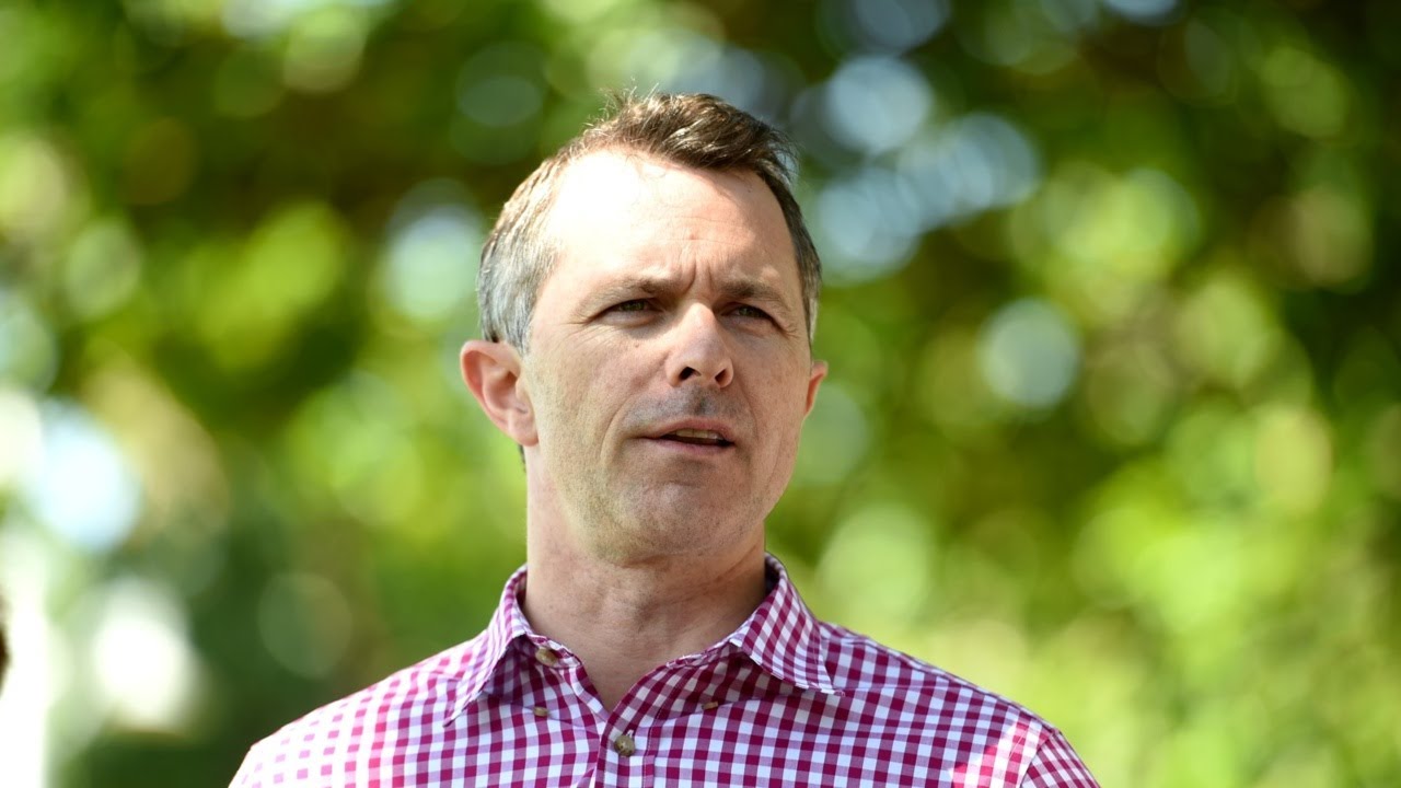 Labor's 'ongoing bullying tactic': Jason Clare pokes fun at Liberal Senator's name