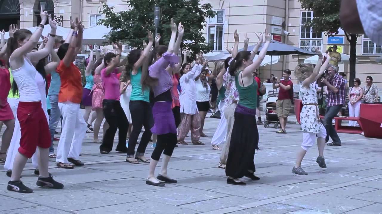 Bollywood-FLASHMOB Vienna/MQ 17.6.2012