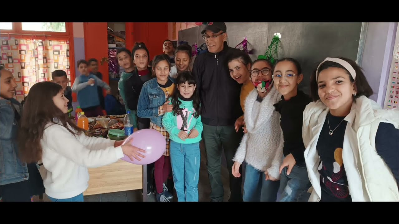 احتفال تلاميذ و تلميذات💐 مدرسة  عبد الخالق الطريس بنهاية 🏫🎊🎊🎊الاسدس الاول