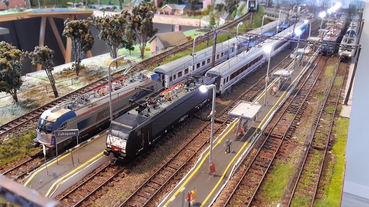E189 z EC Varsovia/ EIC Lech PKP H0