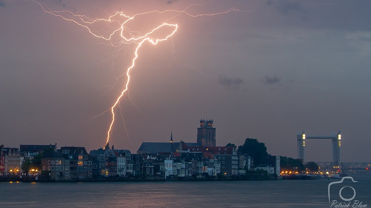 Weerbericht dinsdagmiddag: Morgen eerst heet, later onweer