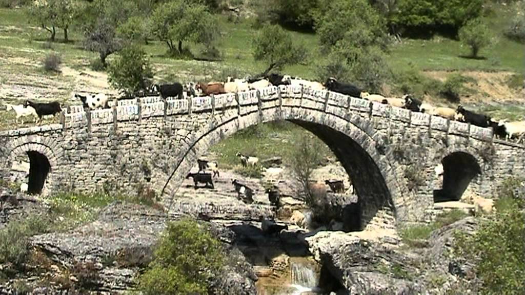 &Tau;&omicron; &gamma;&epsilon;&phi;ύ&rho;&iota; &tau;&omicron;&upsilon; &Gamma;&kappa;&rho;έ&tau;&sigma;&iota; / The bridge of Gretsi