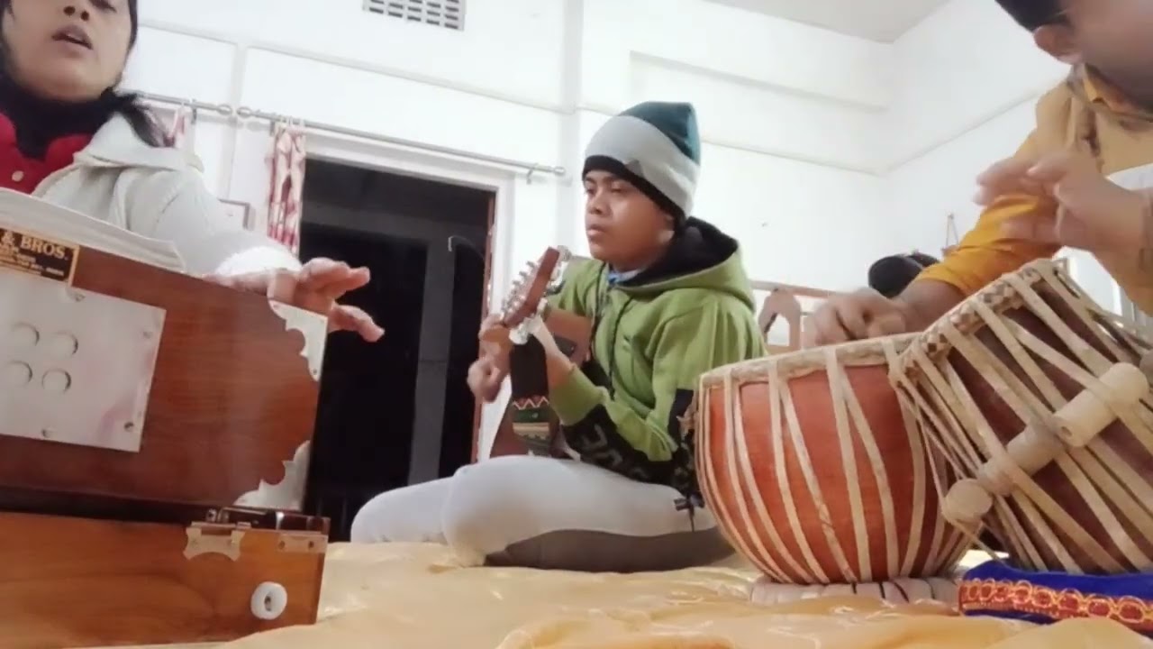 apon gori album song  ( pahariya moon mdfy ) bijaya biswas ( bordivai) 😍
