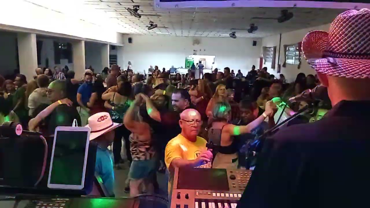 Janio Silva ao vivo no ARCAR pistão sul de Taguatinga DF.  Vem dançar com a gente. 