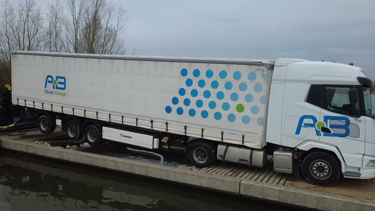 Berging vrachtwagen biesbosch