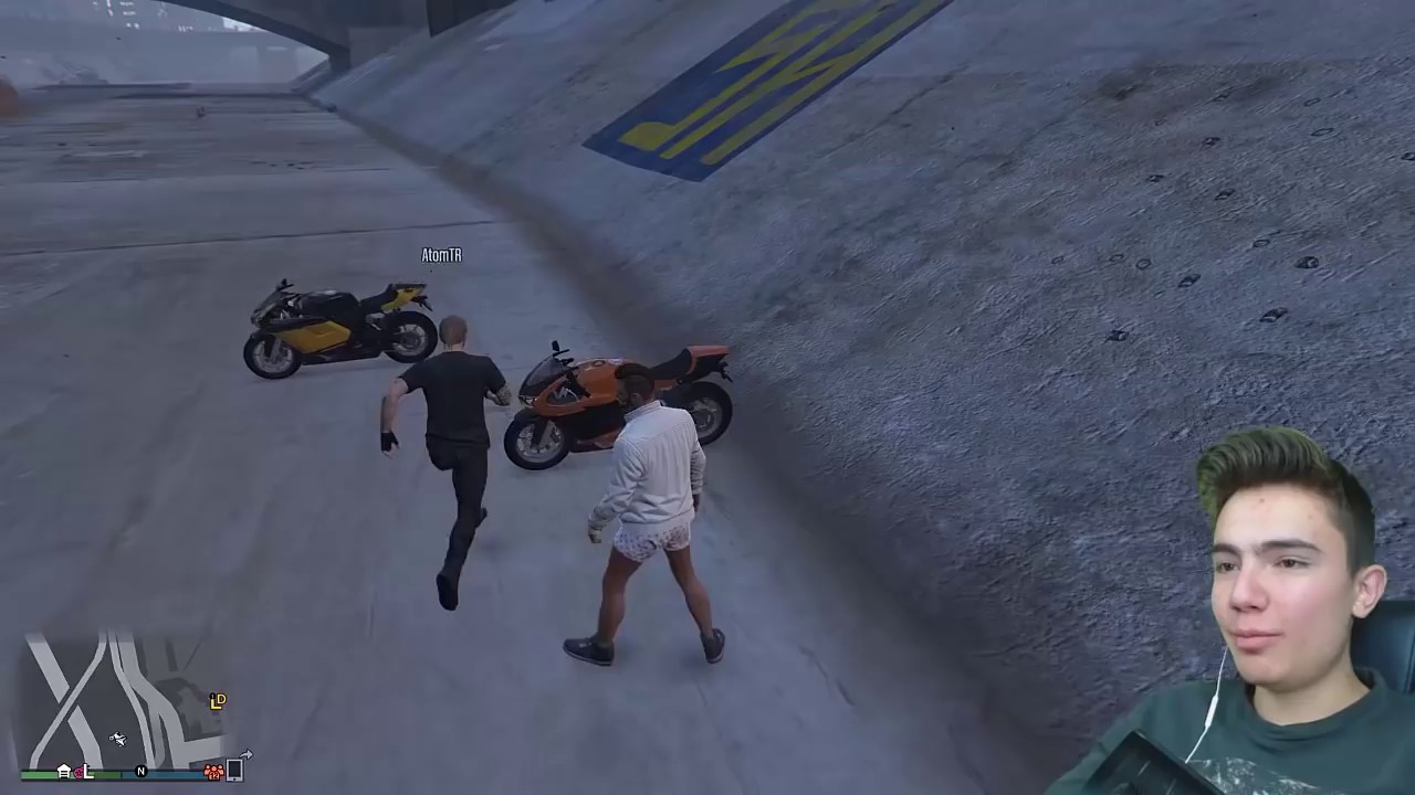 GTA 5 EFSANE HAREKETLERİ YAPMAYI DENEDİK !