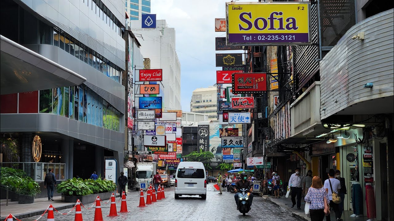 [4K] Thailand Walking Tour 🇹🇭 Bangkok Silom Rd Morning Walk - Patpong & Thaniya