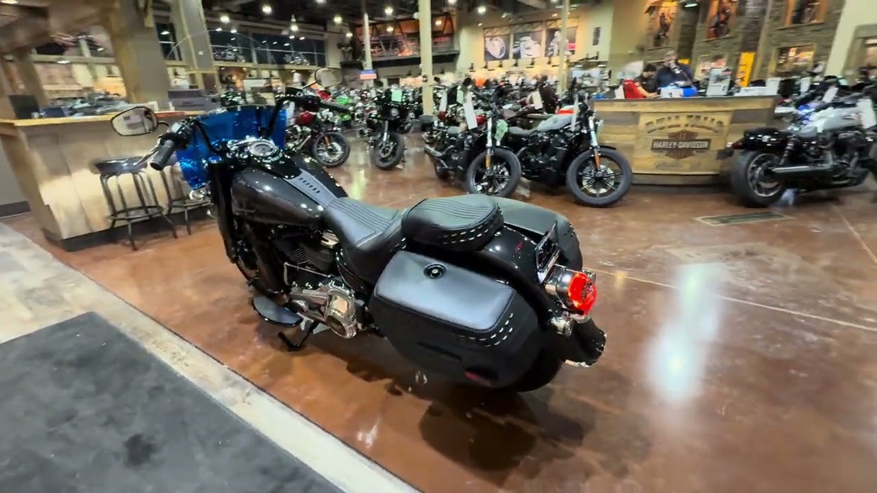 2026 Harley-Davidson Heritage Classic Liberty Edition - 117 CI Milwaukee Eight - Midnight Ember