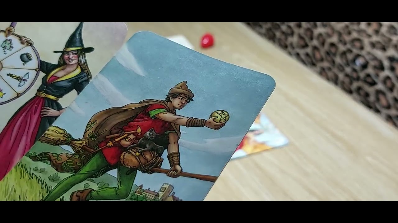 ¿Qué siente por tí y qué piensa hacer? Tarot interactivo 