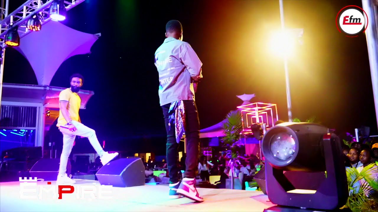 BALAA LA B DOZEN NA JONIJOO WALIVYO ONDOKA NA KIJIJI USIKU WA UZINDUNZI  WA ALBUM YA ABBAH MWANZA