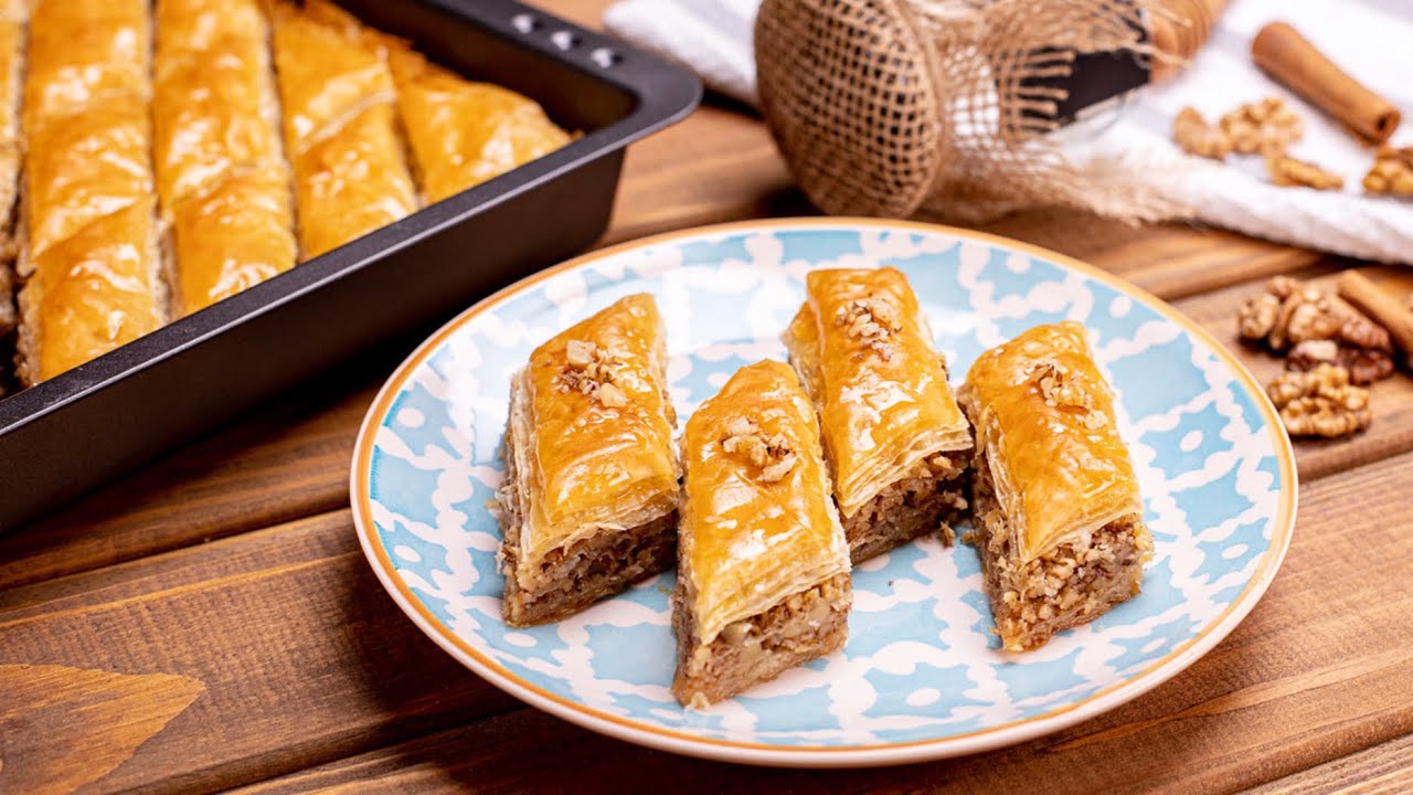 BACLAVA - desert turcesc cu nuca si miere