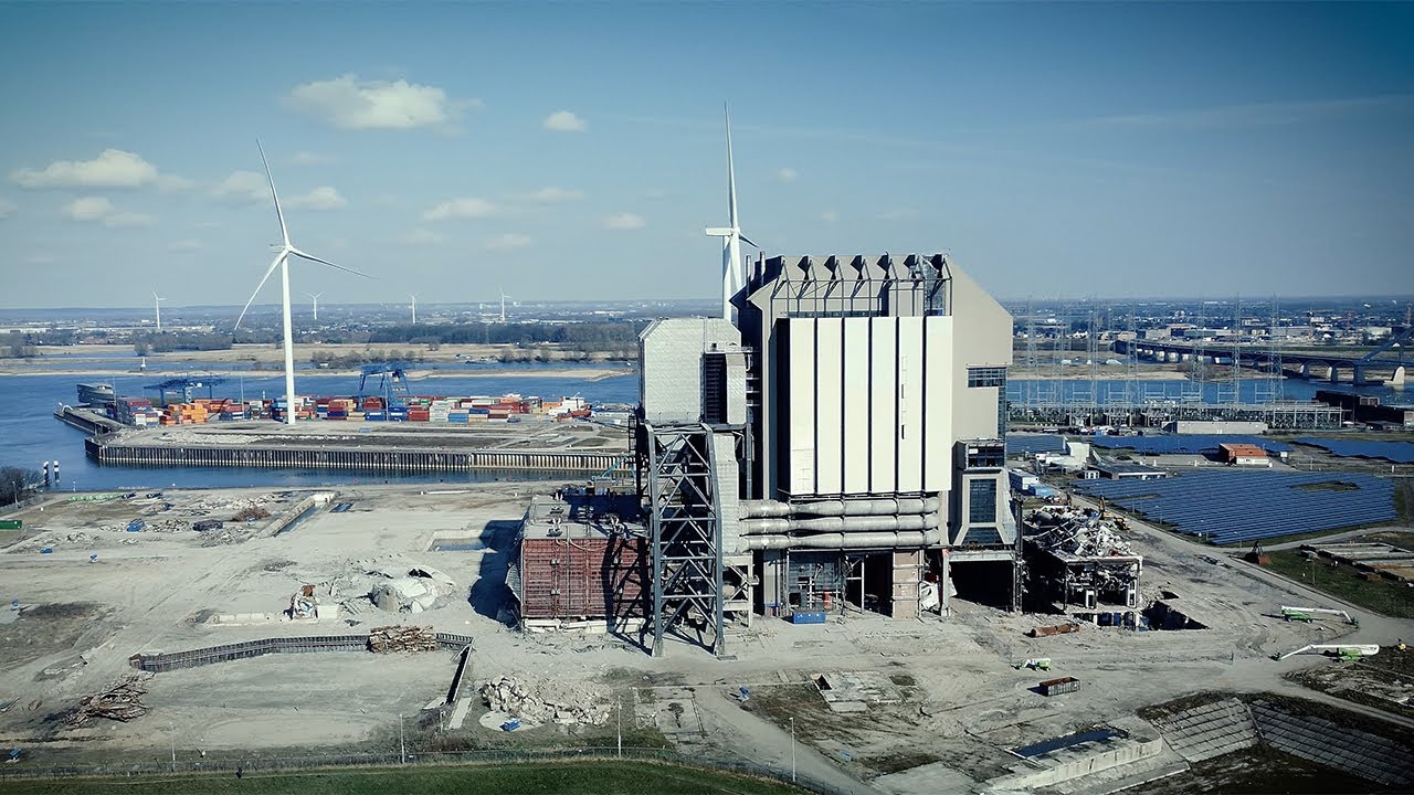 De dag erna. Schoorsteen Electrabel sloop in Nijmegen - Drone 4K