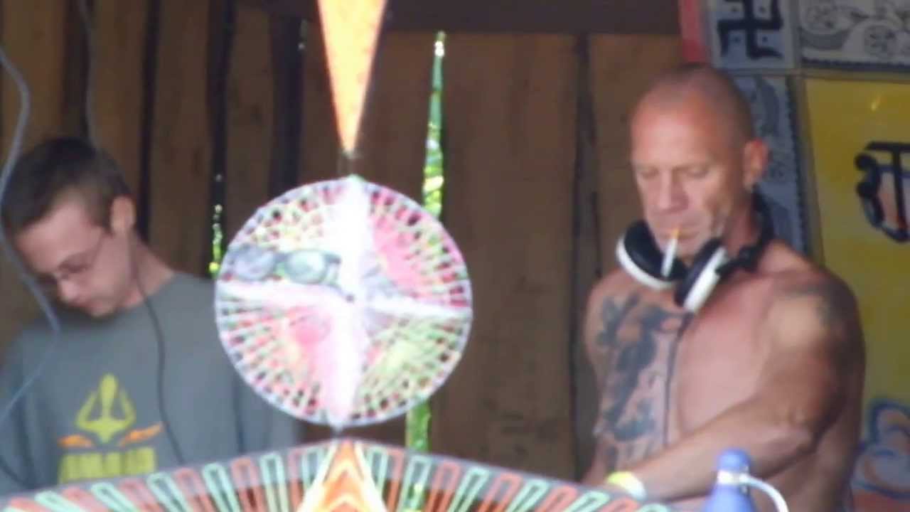 Cannibal Crow @ Tane Mahuta 2013