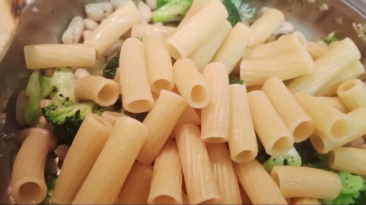 Rigatoni Pasta and Broccoli 