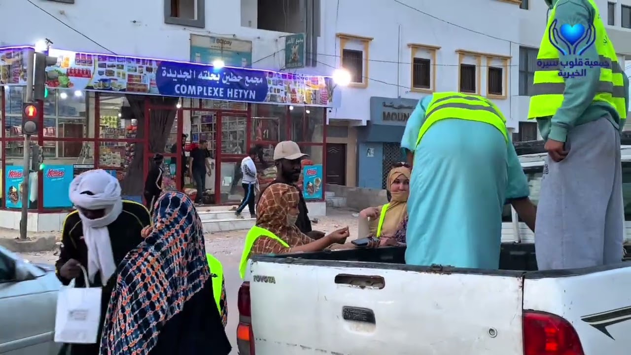 قبل أذان المغرب بدقائق… توزيع 100 وجبة إفطار صائم