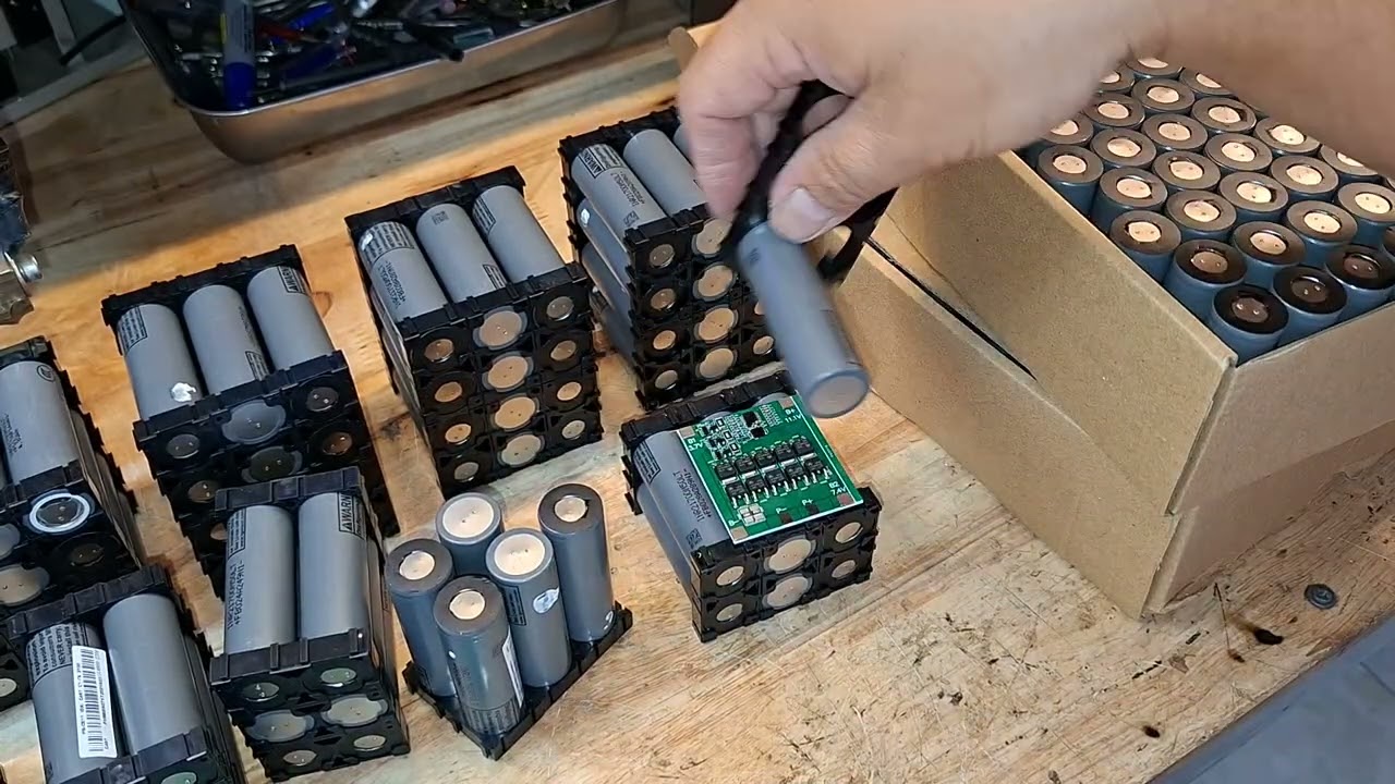 KHỐI 12 VÔN 10AH SIÊU RẺ LH SƯU: 0984147350