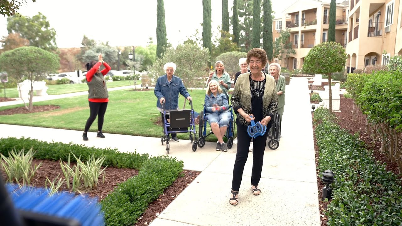 Atria's Memory Care Neighborhood Features and Programs