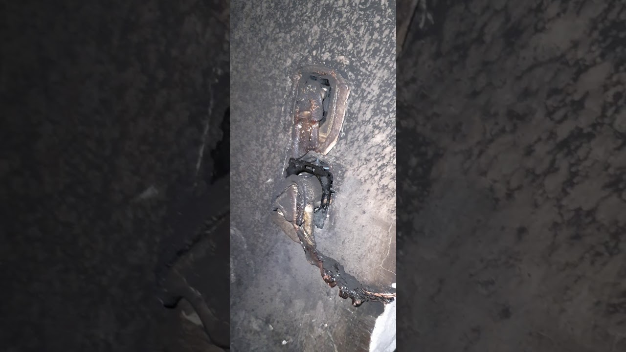 Locatari evacuați dintr-un bloc situat pe strada Predeal, în urma izbucnirii unui incendiu (3)