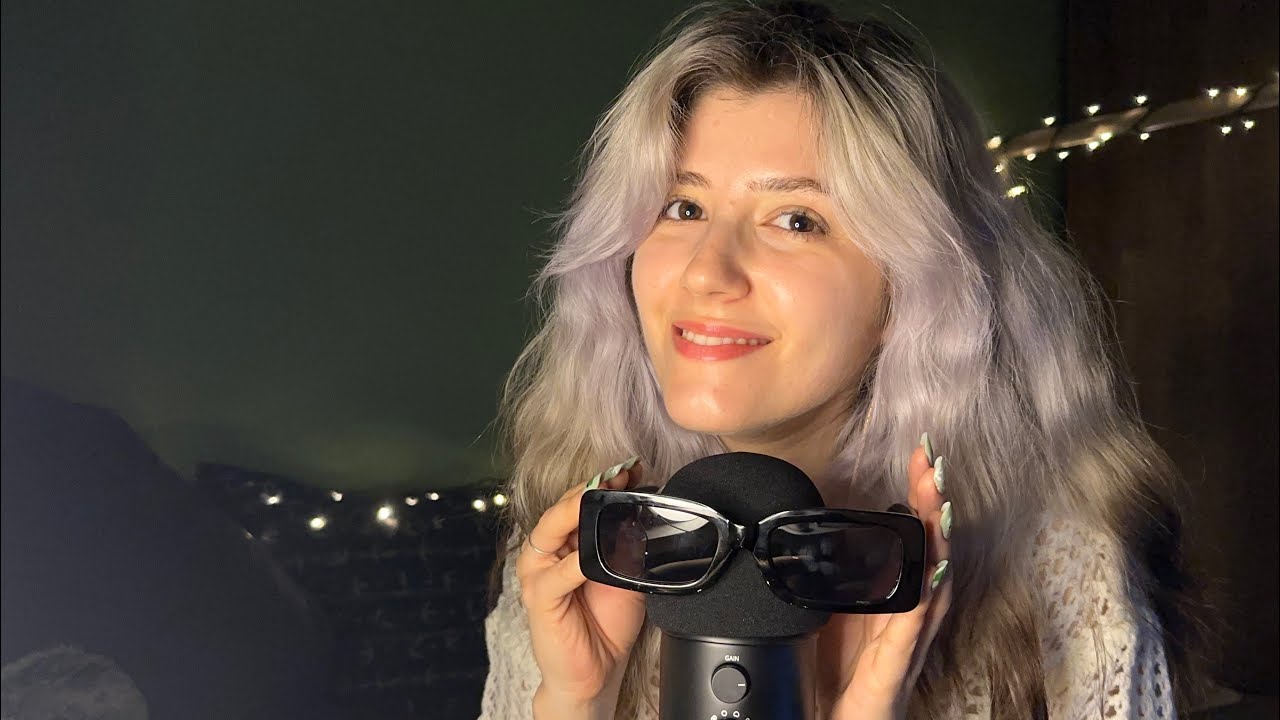 ASMR | Slightly Chaotic [Rambling, Mic brushing, Tapping]