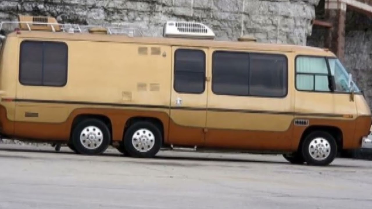 Futuristic GMC Motorhome from the 70s | Star Trek RV Tour & Review