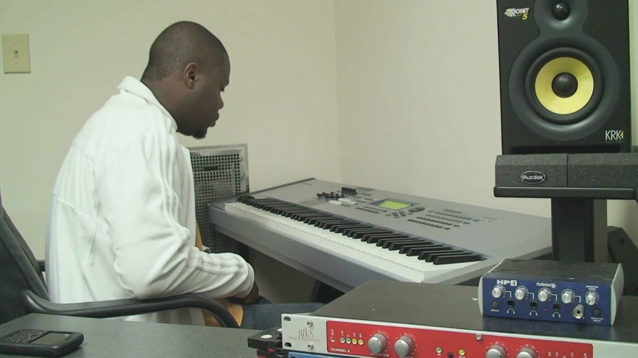 Mike Kalombo - Mike Kalombo making an R&B beat