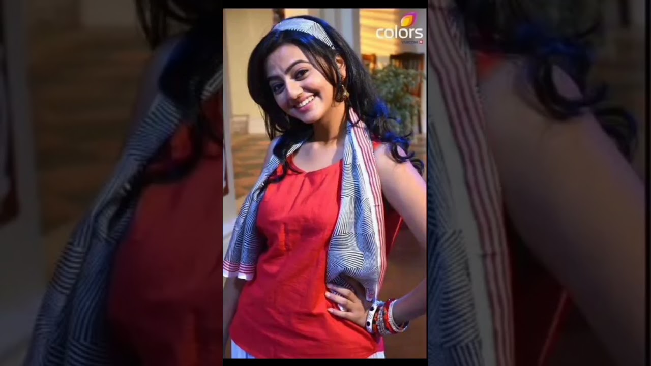 Helly shah #devanshi #swara #besharamrang #song #beautiful #shorts