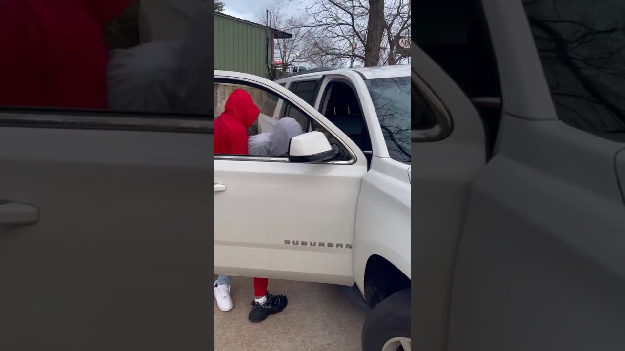 Kountry Wayne - When your 14 & 15yr old sons act crazy over the front seat!