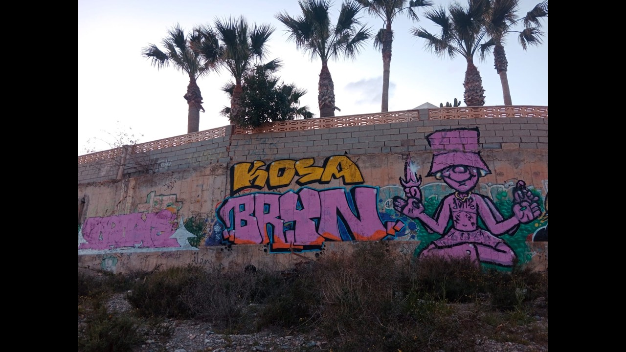 1 Graffiti Piece with a Paint Roller + 2 Bonus Throw-Ups