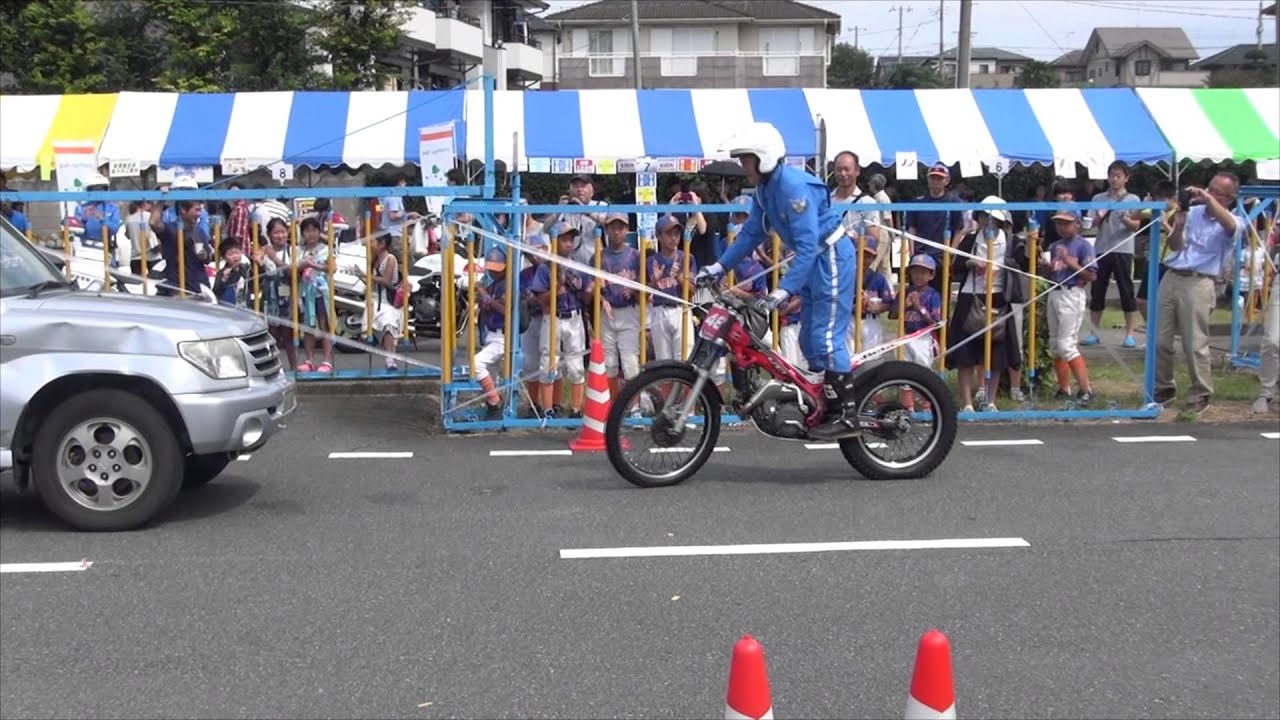 [2015-09-20][1008]千葉県警交通機動隊員によるオフロードバイク演技＜津田沼自動車教習所交通安全フェスタ@千葉県船橋市前原東＞