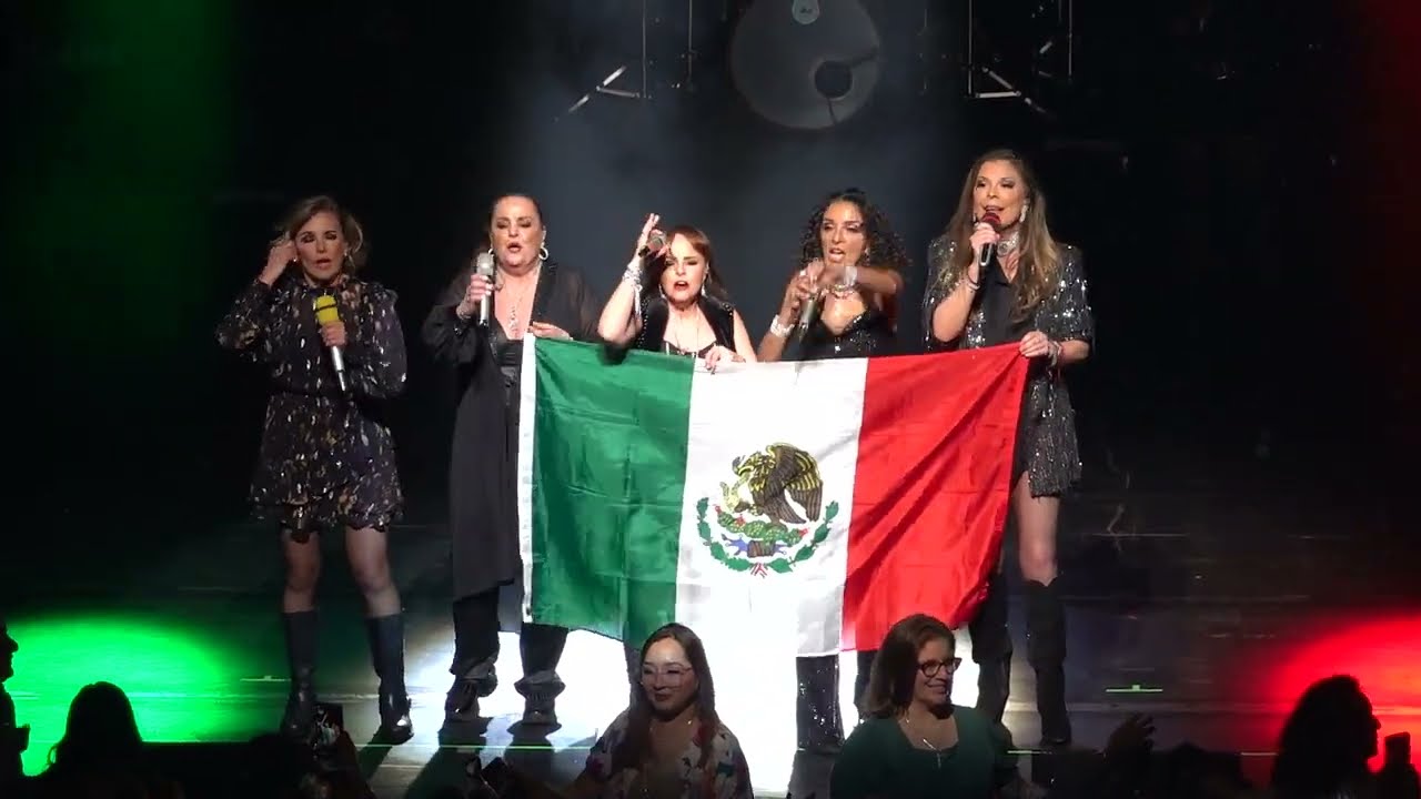 Pandora & Flans - Debo Hacerlo / Caray / Querida / Me Nace Del Corazón / México Lindo Y Querido