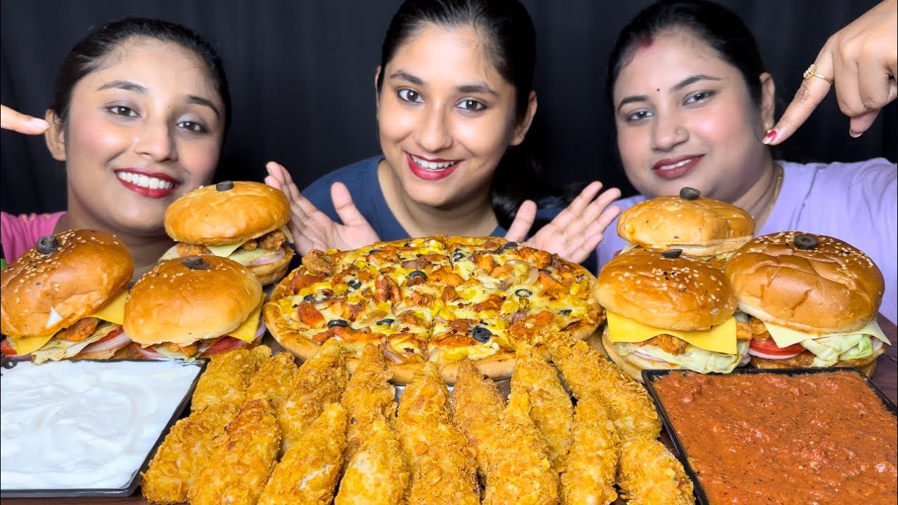 Eating cheese corn chicken pizza🍕,Chicken Burger 🍔,kurkure Momos 🥟With New guest |Big Bites😋