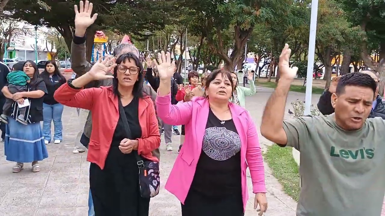 Adorando a Dios en la Plaza 140 encuentro cordillerano IEPA Cutral-co Neuquén 14-3-26