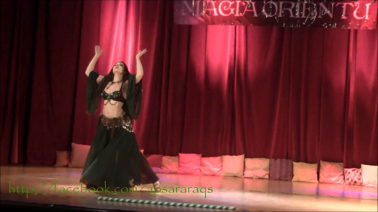 L&uacute;thien Tin&uacute;viel - Elven Dance by Apsara Afsanesara
