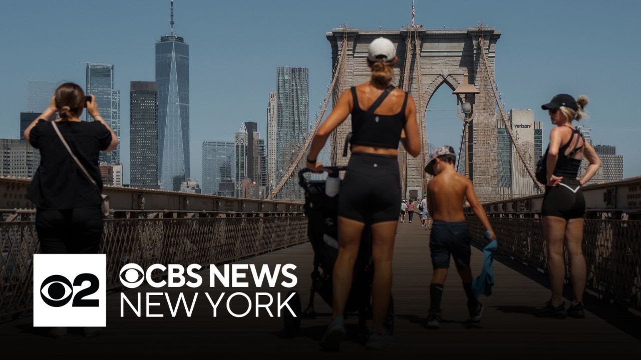 How do New Yorkers deal with extreme summer heat?