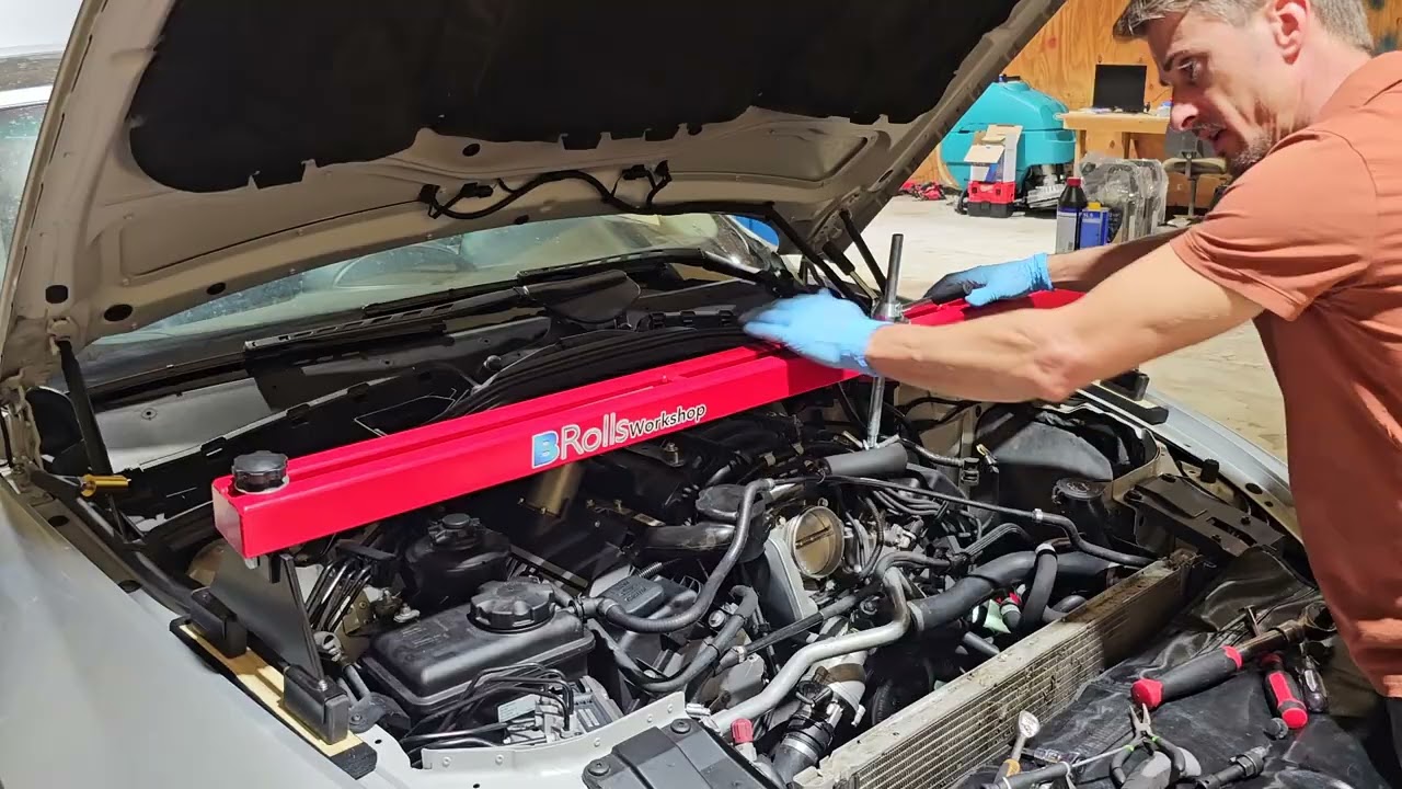 Замена уплотнителя кронштейна генератора BMW V8 N62