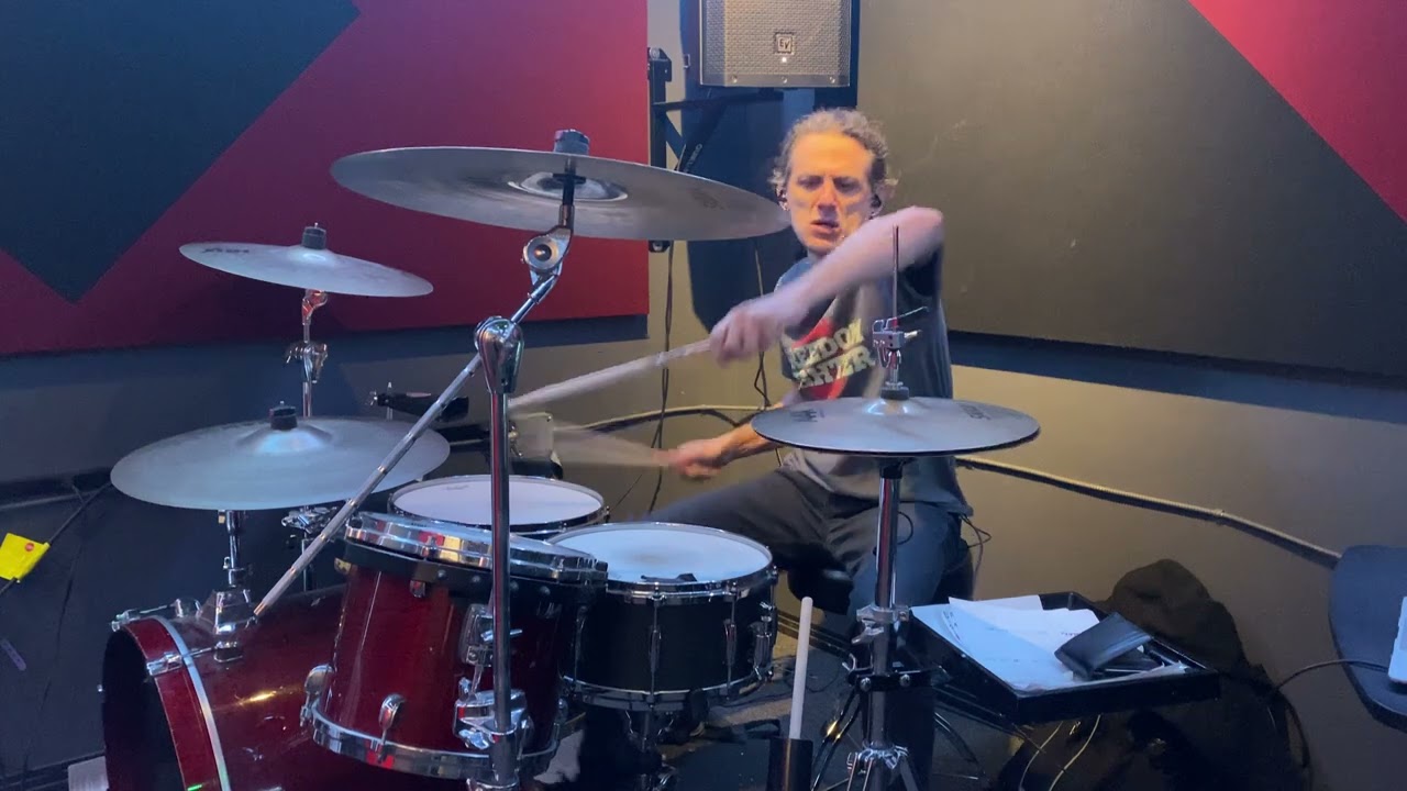 Dead And Bloated Drum Cover Skip to 2:30 to avoid my rambling!!