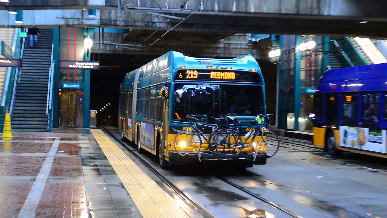 King County Metro 2012 New Flyer DE60LFR 6928 On The 219 @ International District-Chinatown Station