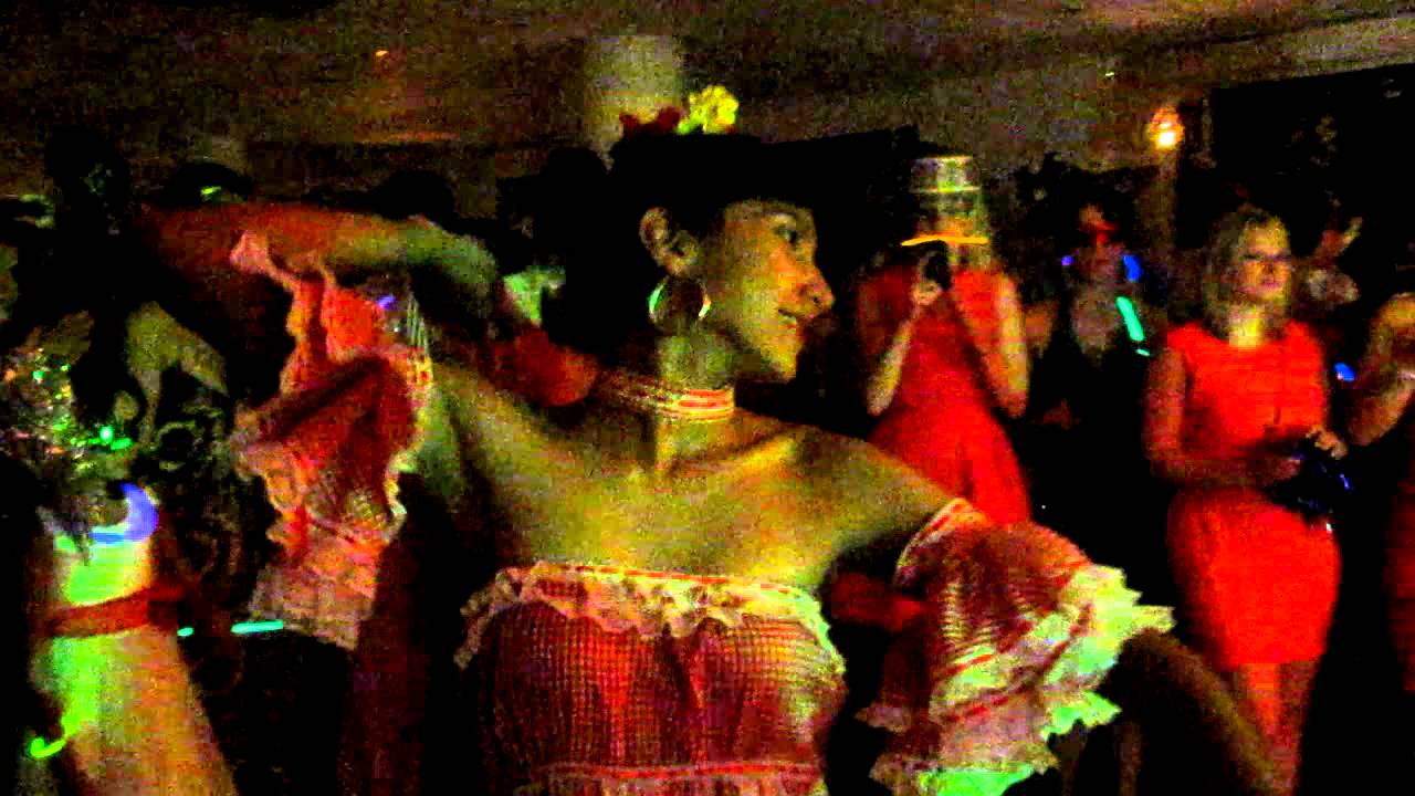 Traditional Colombian dancing