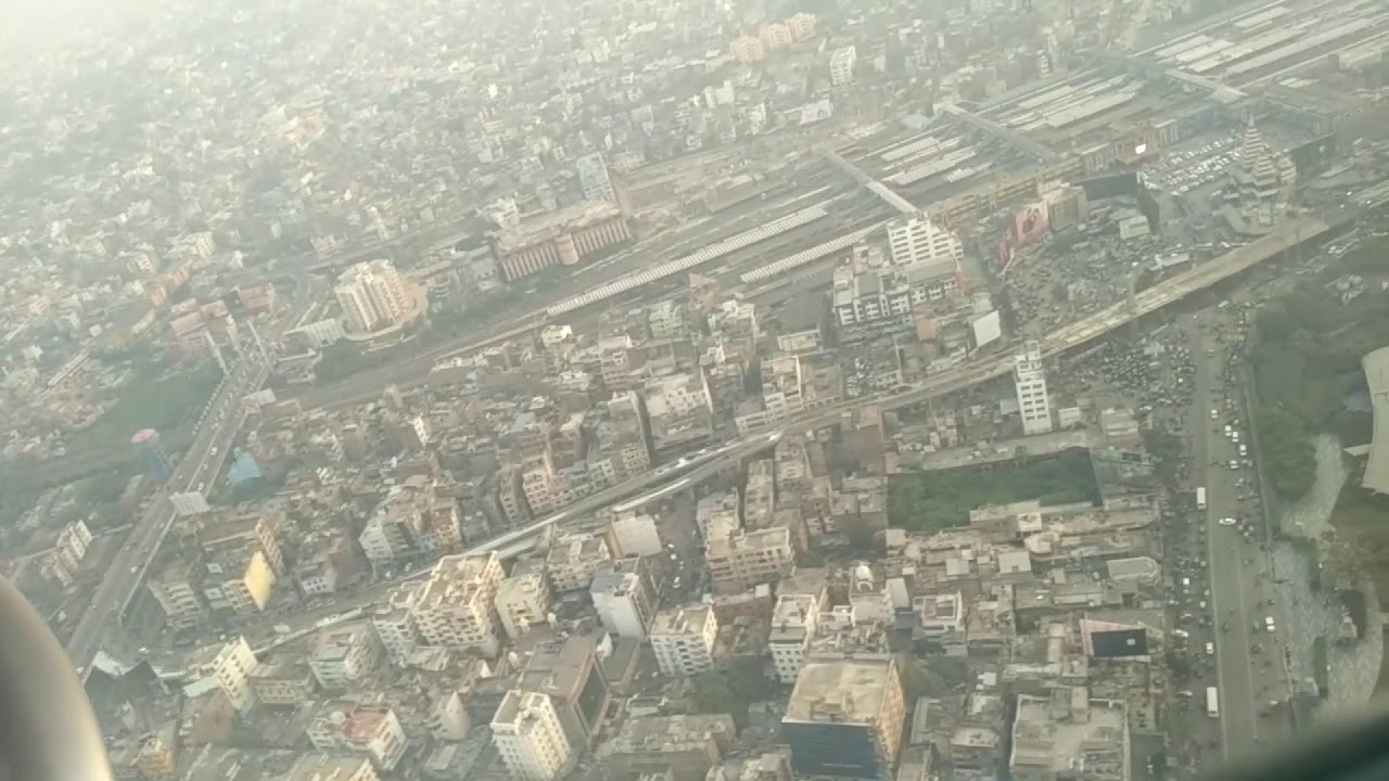 Flight landing at Patna airport in dense fog || Aerial view of patna