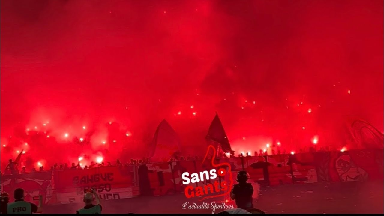 رعب جماهير الأفريقي في ملعب رادس.. كراكاج رهيب الملعب يشتعل ومشجعين يدخلون الملعب بالشماريخ