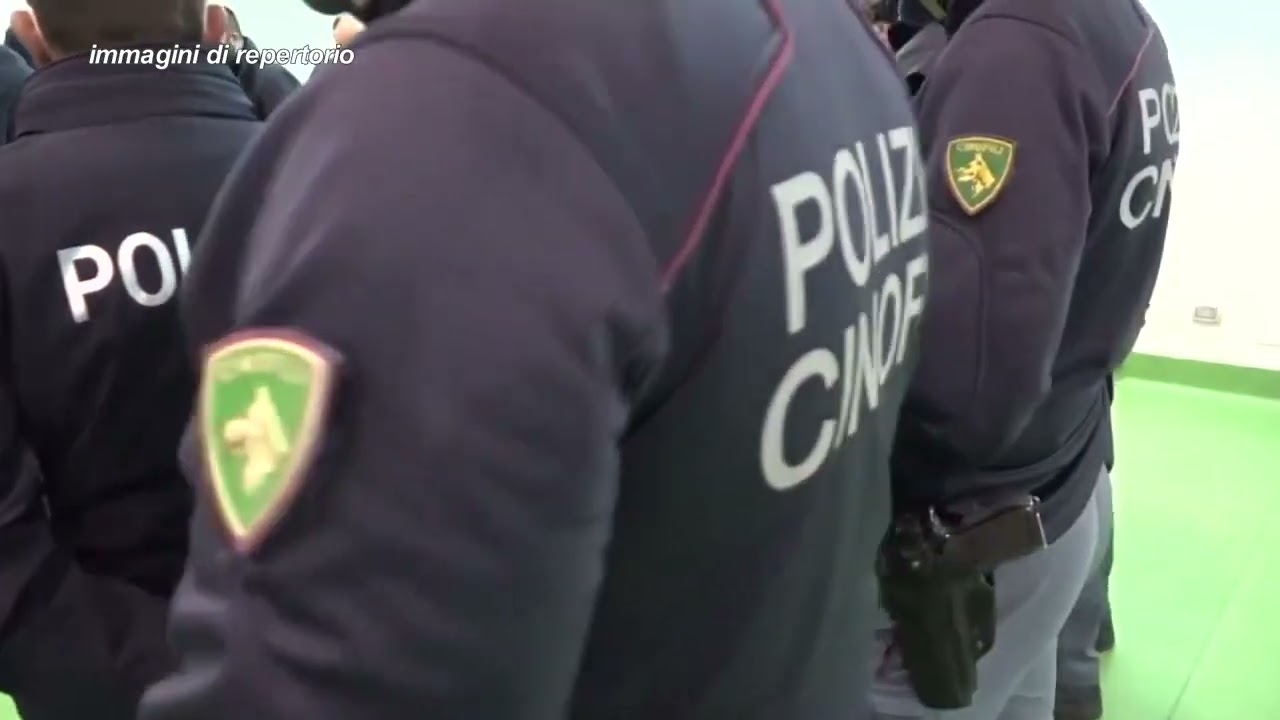 Taranto, spacciavano droga nel quartiere Tamburi: arrestati padre e figlio
