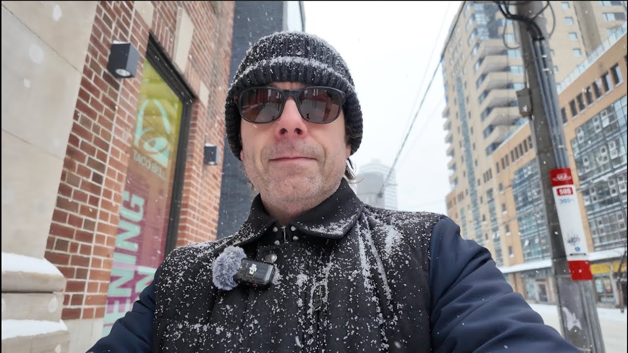 Toronto LIVE: Exploring The City On Friday Night After The Big Storm As Even More Snow Falls