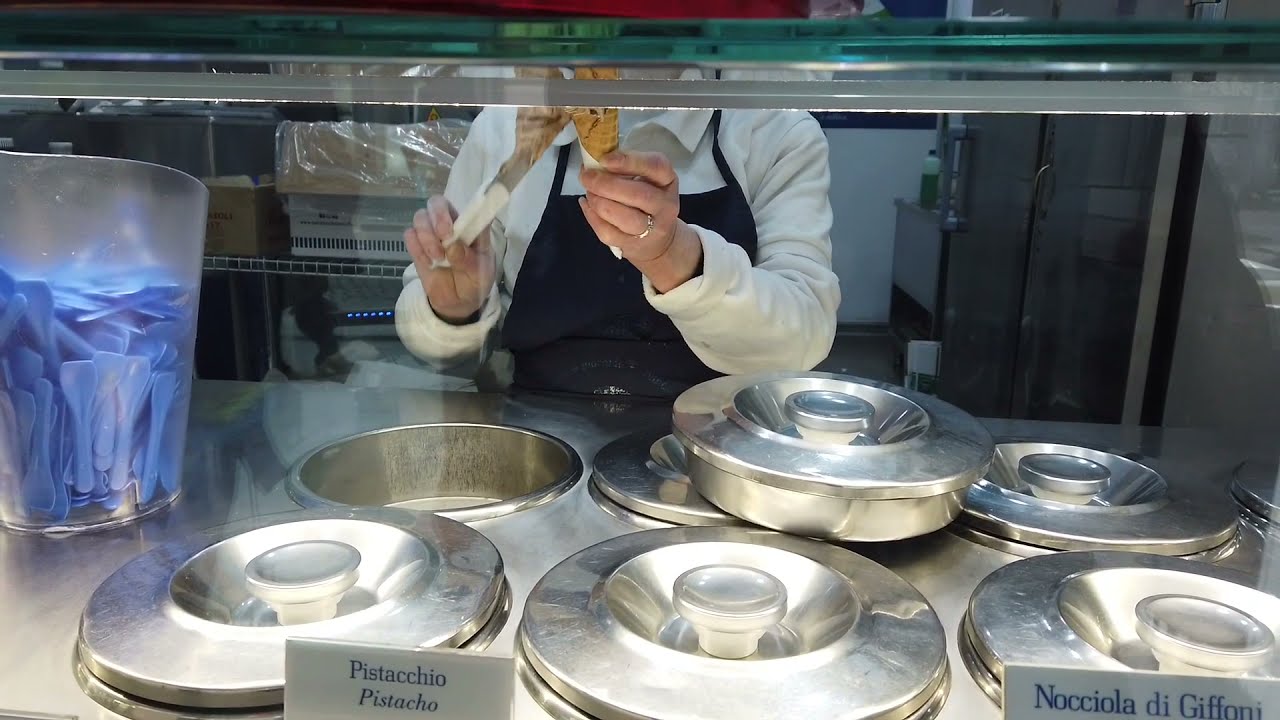 This gelateria has five chains in Naples, Italy | Gelateria Mennella