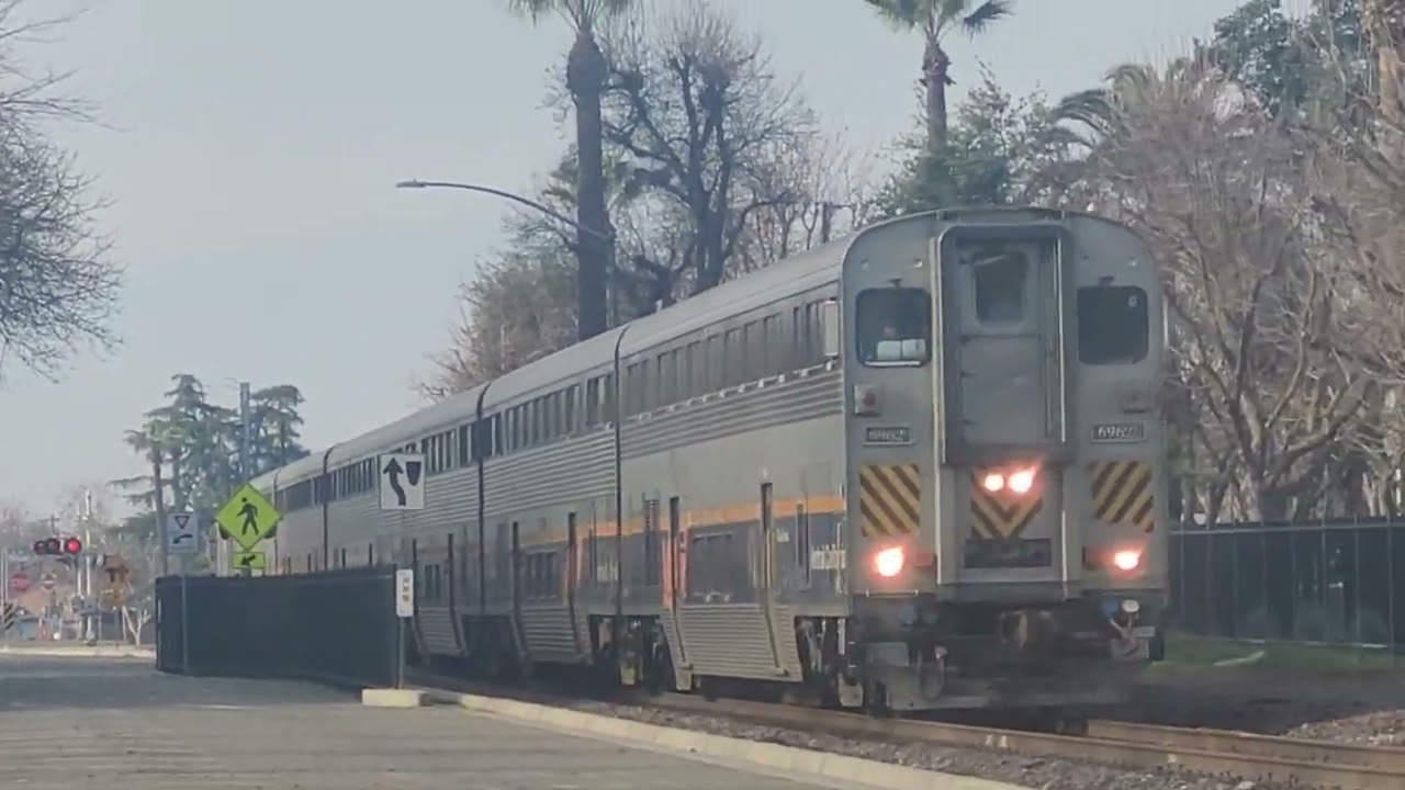 Amtrak Gold Runner 712 Arriving at fresno station